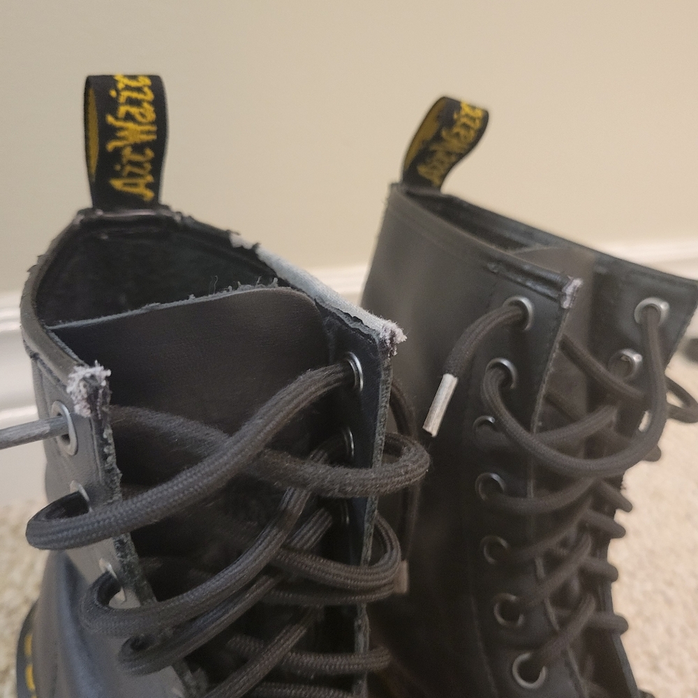 DR. MARTENS 1460 LACE UP COMBAT BLACK LEATHER BOOTS Women Size 7 - Picture 10 of 16